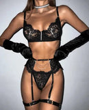 All Black — Completo lingerie in pizzo nero con reggicalze